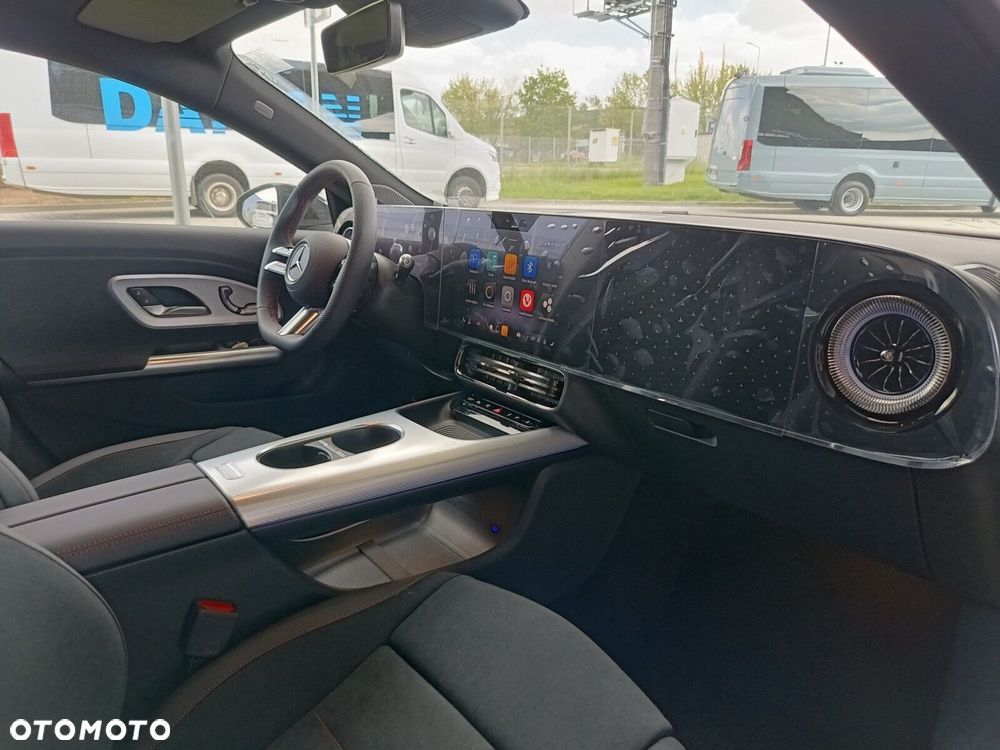 Mercedes-Benz CLA - 11