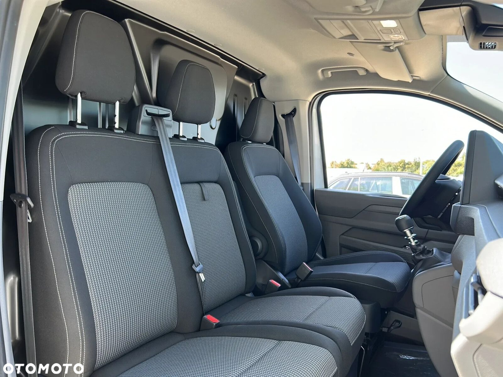 Volkswagen Transporter T7 Furgon (L2), 2.0 TDI 150KM, r.o. 3500 mm - 17