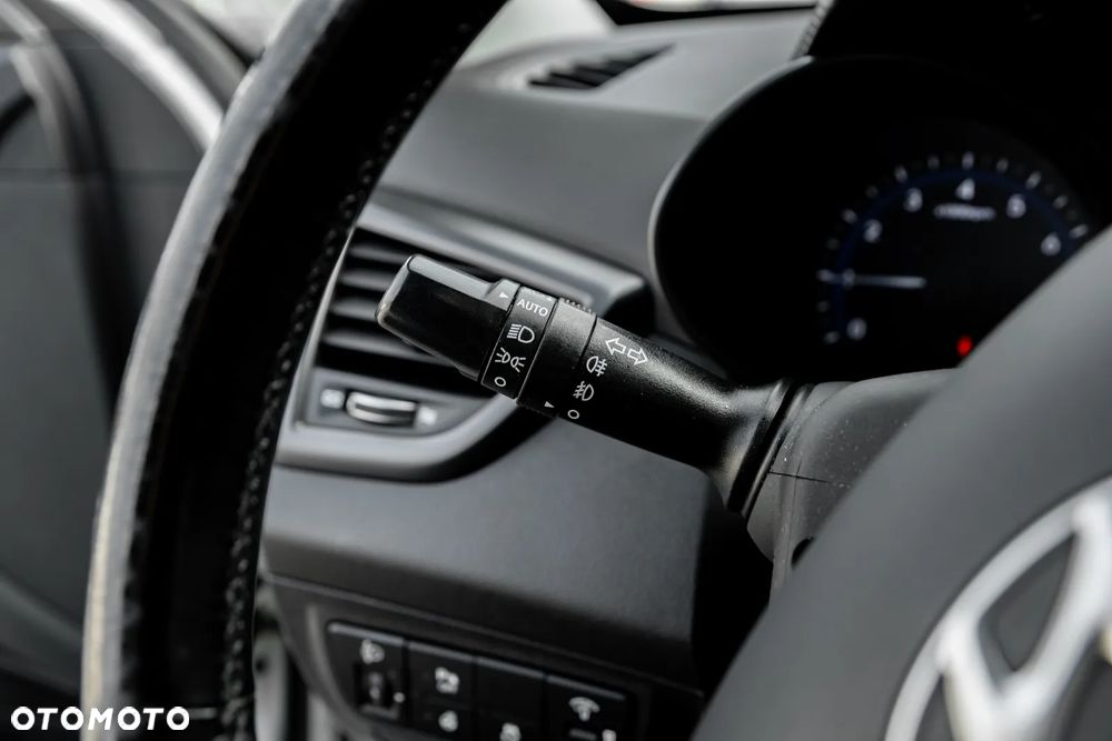 Hyundai Veloster 1.6 Turbo Premium - 31