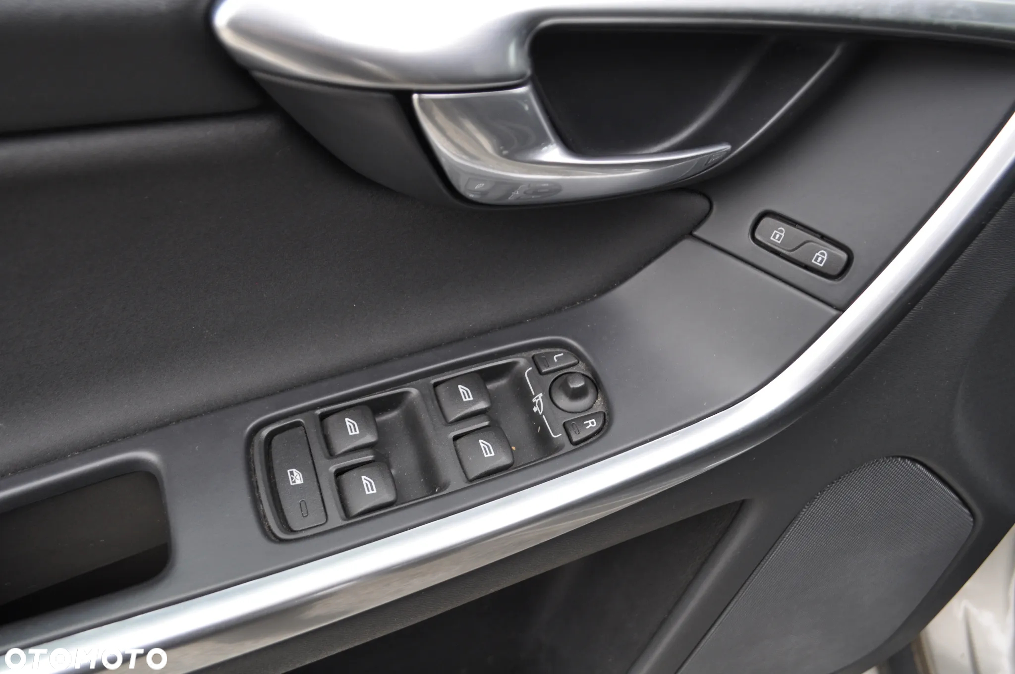 Volvo XC 60 D4 Drive-E Momentum - 29