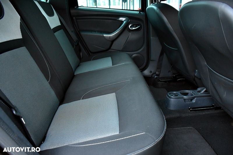 Dacia Duster dCi 110 FAP 4x4 Blackshadow - 13
