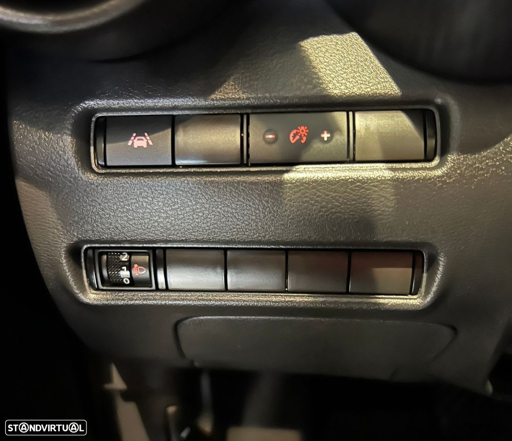 Nissan Juke 1.6 Hybrid Acenta - 26