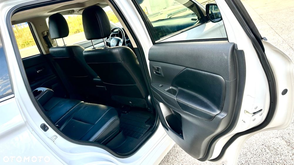 Mitsubishi Outlander 2.0 4WD Plug-In Hybrid - 16