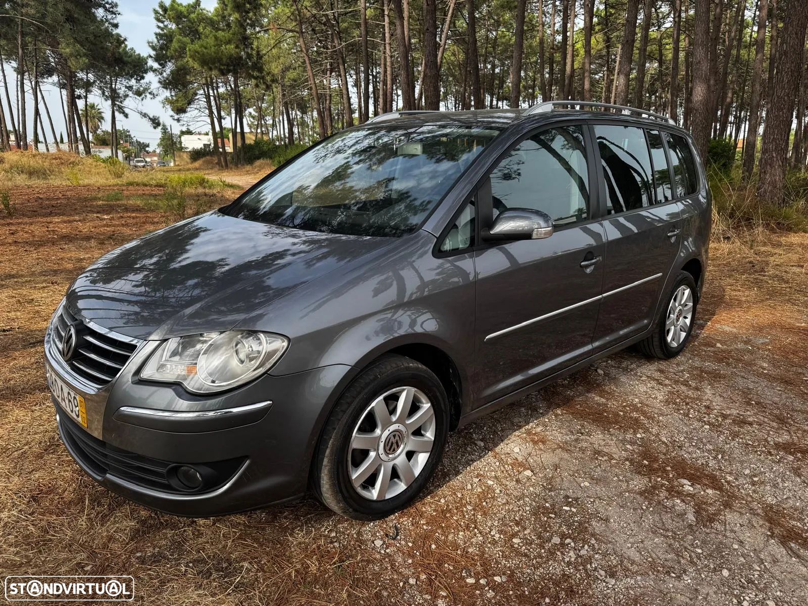 VW Touran 1.9 TDi Highline 7L DSG - 1