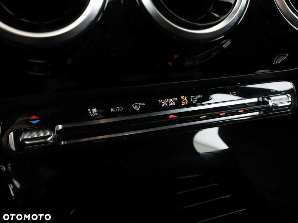 Mercedes-Benz CLA 200 d 8G-DCT - 29