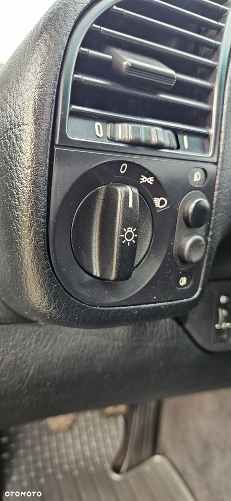 BMW Seria 3 316i - 25