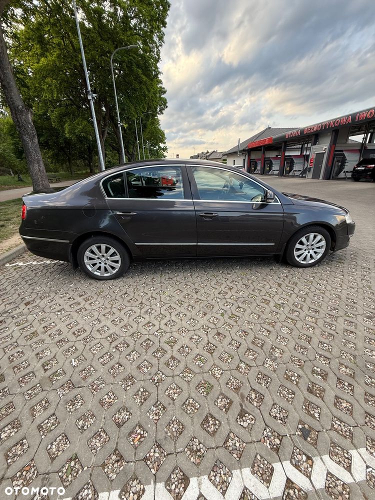 Volkswagen Passat 2.0 TDI DPF Trendline - 11