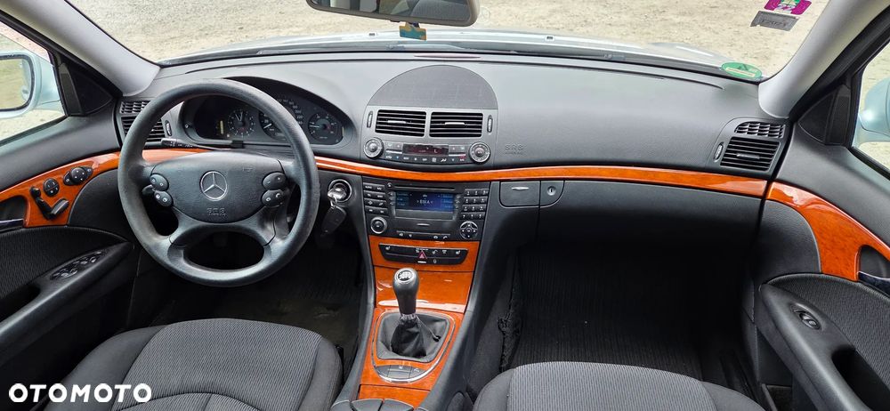 Mercedes-Benz Klasa E 280 CDI T Classic - 12