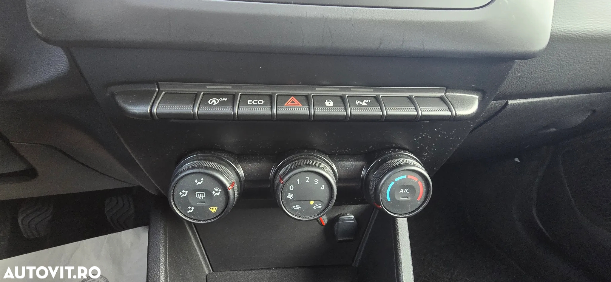 Dacia Duster TCe 100 2WD Comfort - 28