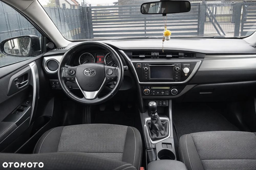 Toyota Auris 1.6 Premium Comfort - 8