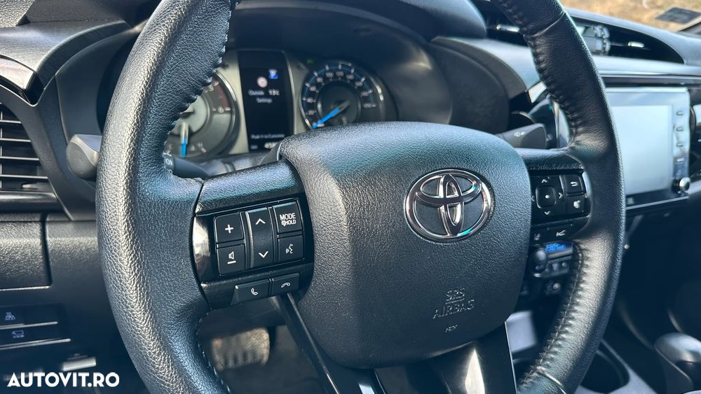 Toyota Hilux 2.8D 204CP 4x4 Double Cab AT Invincible Color Edition - 23