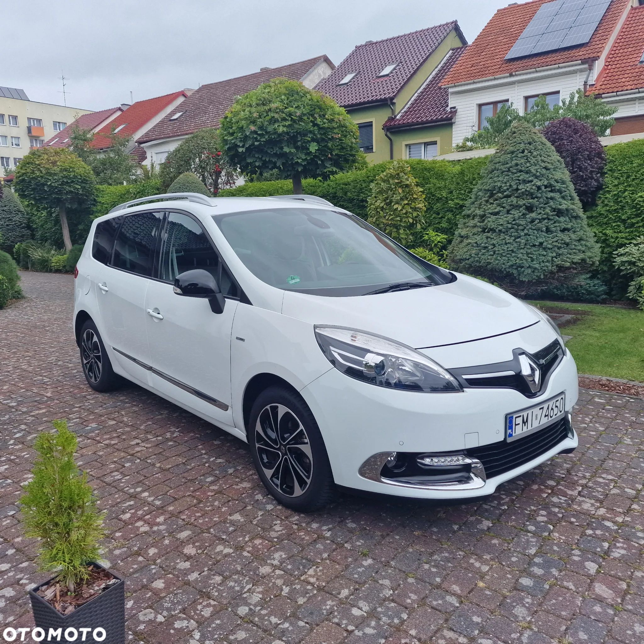 Renault Grand Scenic ENERGY TCe 130 S&S Bose Edition - 1
