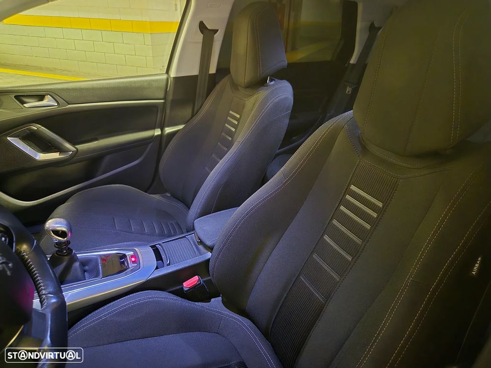 Peugeot 308 SW e-HDi 115 Stop & Start Allure - 23