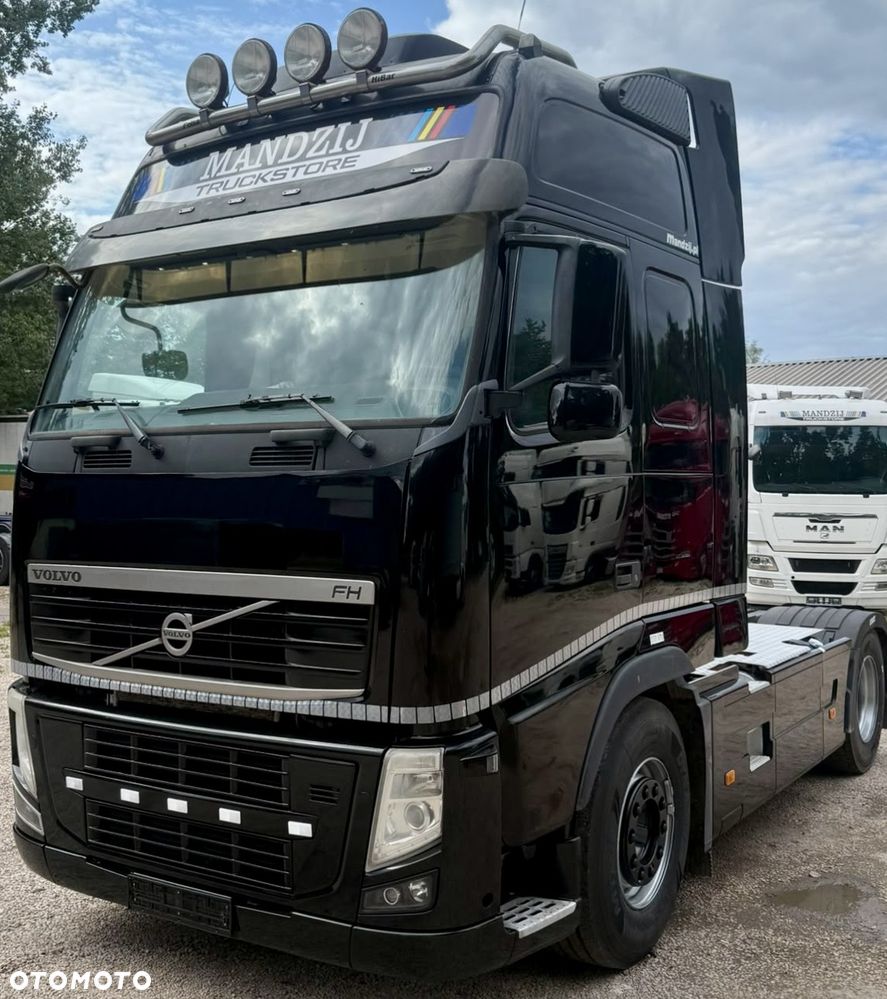 Volvo FH420 GLOB XXL I-SHIFT RETARDER STANDKLIMA LONG CHASIS BLACK EDITION FULLSPOJLERY 1xALUTANK ORUROWANIE Z HALOGENAMI XENONY LEDY SKÓRA 730000km 2011r EURO 5 EEV IGŁA - 3