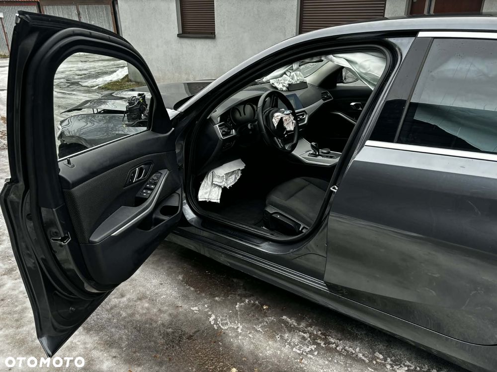 BMW Seria 3 318d Edition Luxury Line Purity - 21