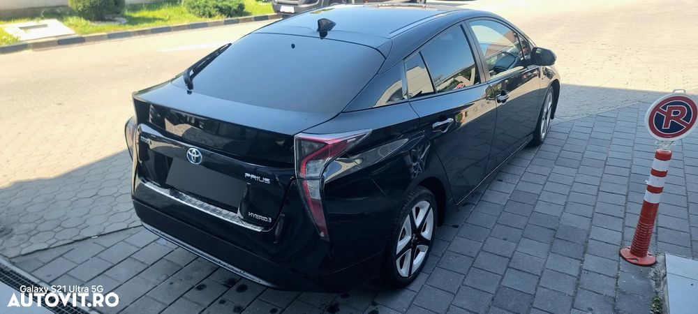 Toyota Prius (Hybrid) Executive - 5