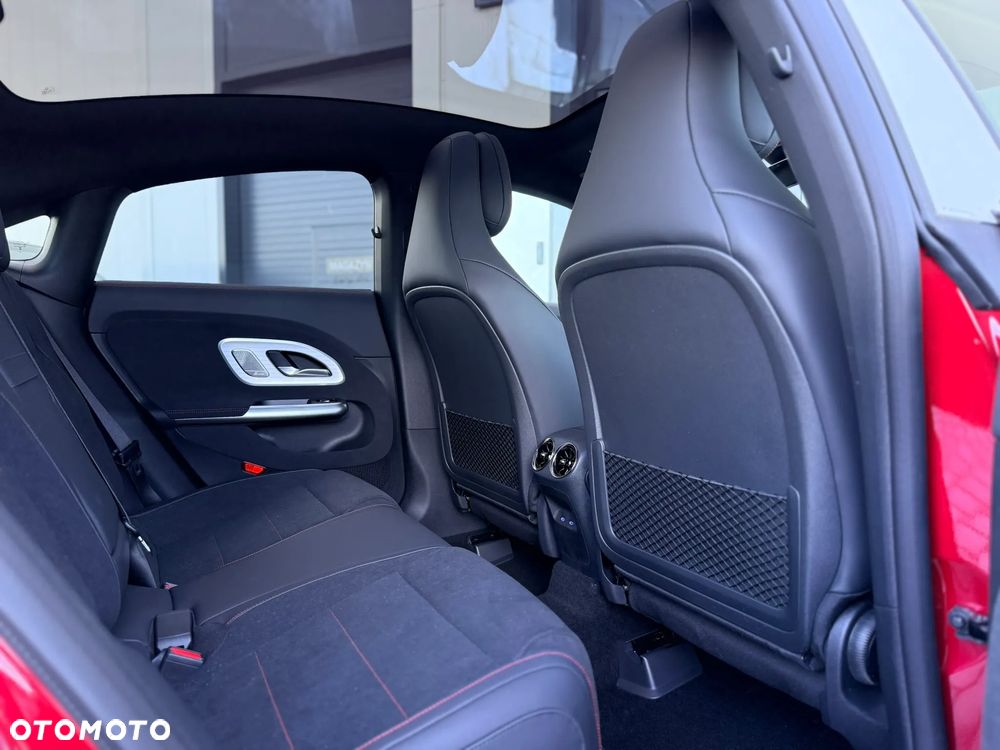 Mercedes-Benz CLA - 27