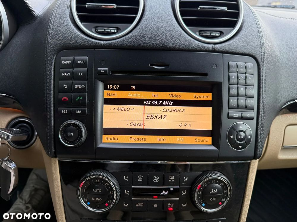 Mercedes-Benz GL 350 CDI - 35