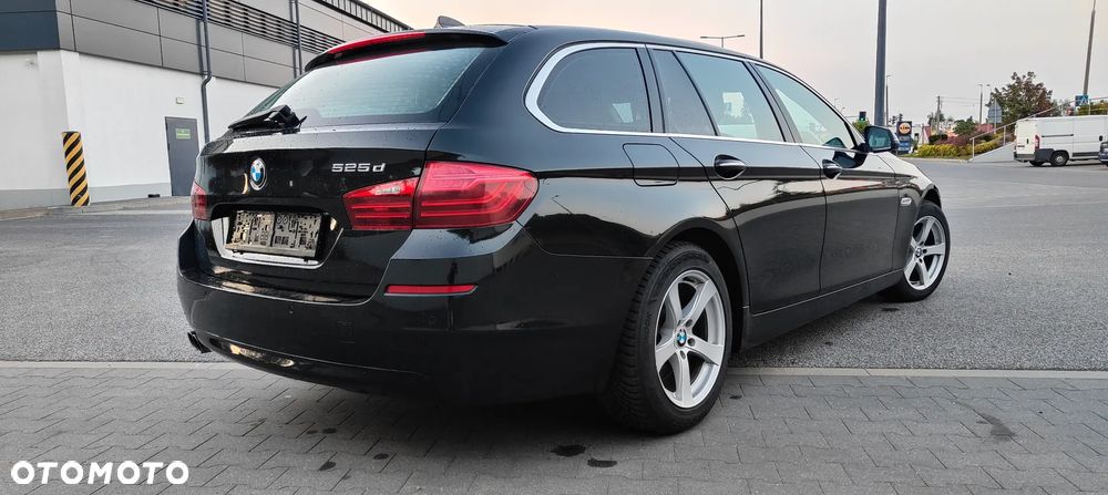 BMW Seria 5 525d Luxury Line - 10