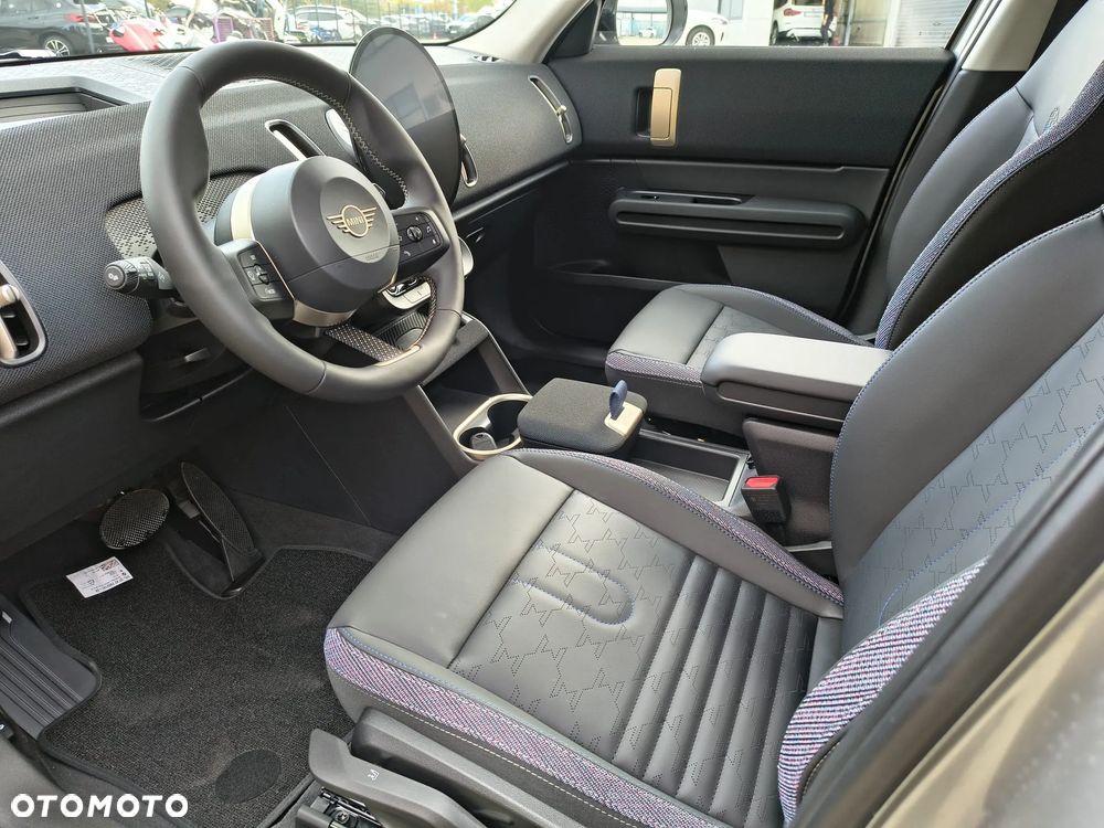 MINI Countryman Cooper ALL4 Classic Trim - 23