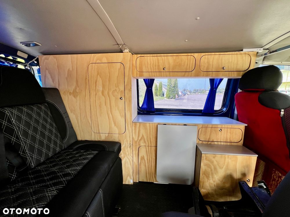 Volkswagen Transporter - 22