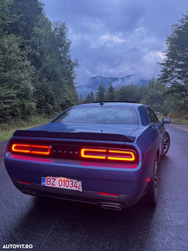 Dodge Challenger - 13