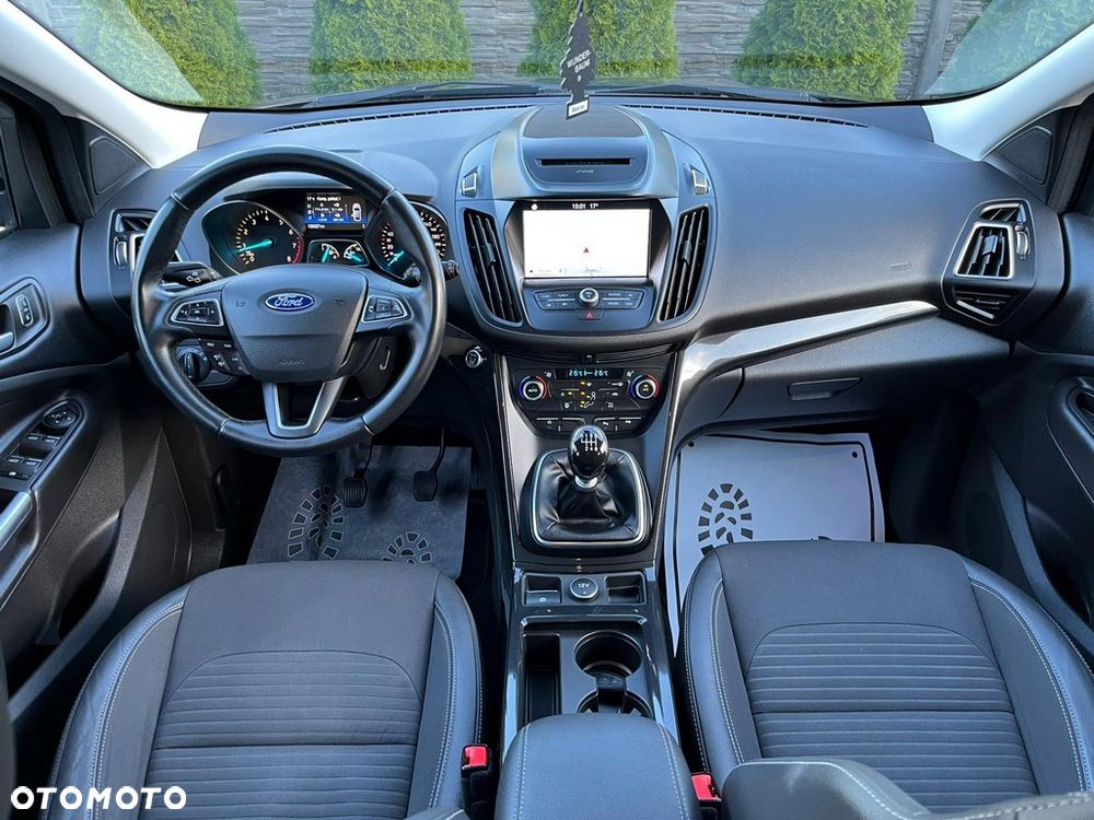 Ford Kuga 1.5 EcoBoost 2x4 Titanium - 4