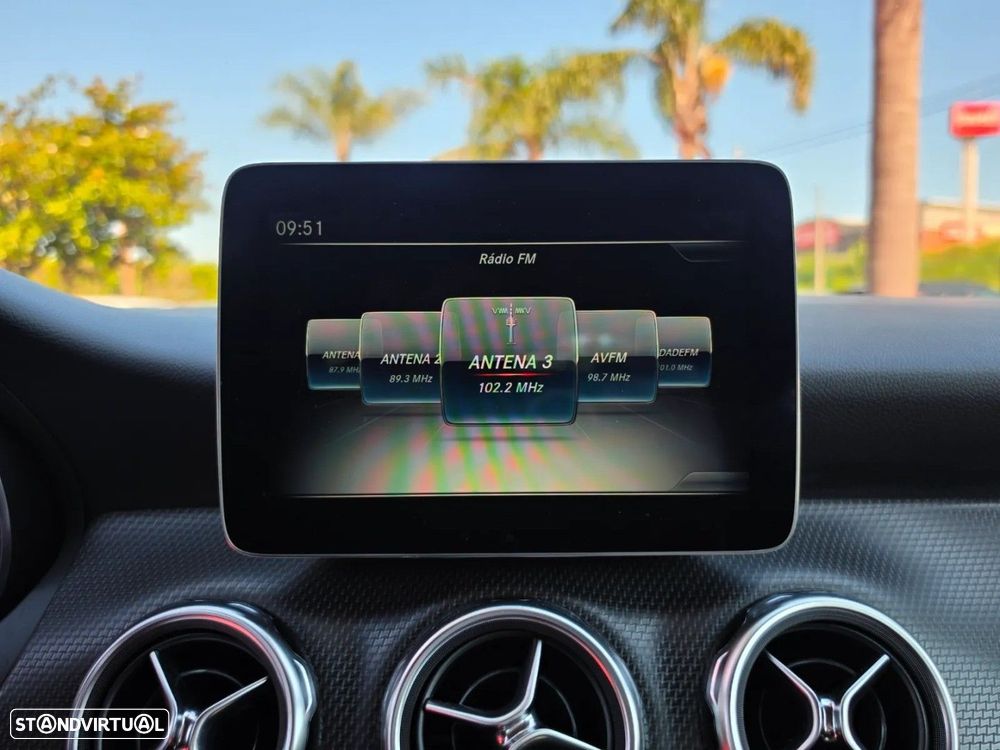 Mercedes-Benz GLA 180 d Aut. - 25