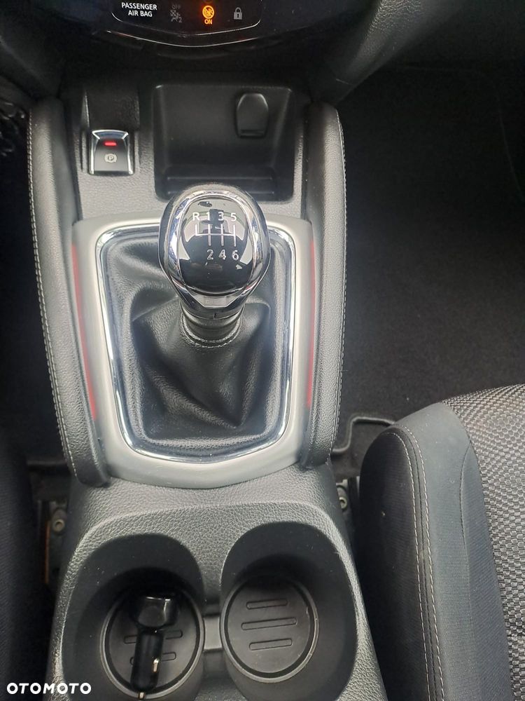 Nissan Qashqai 1.6 dCi 4 x 4 DPF tekna - 21
