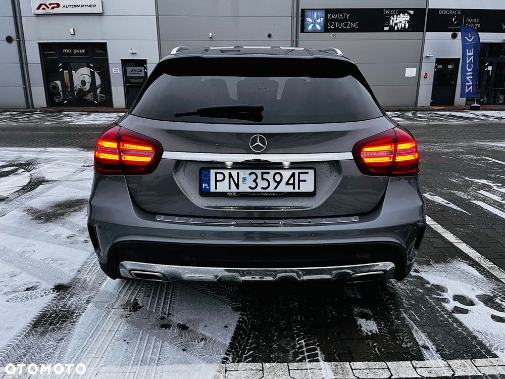 Mercedes-Benz GLA 180 7G-DCT AMG Line - 12