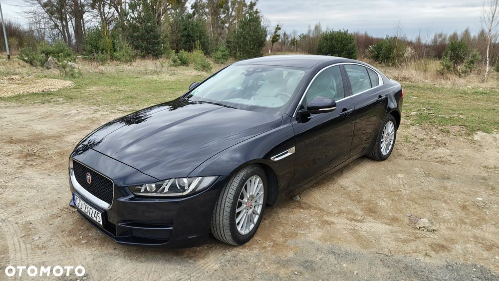 Jaguar XE 2.0 D Prestige - 1