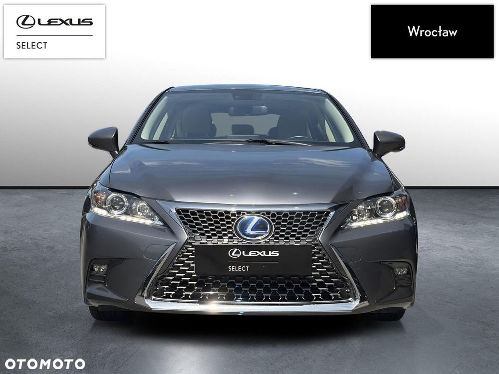 Lexus CT - 9
