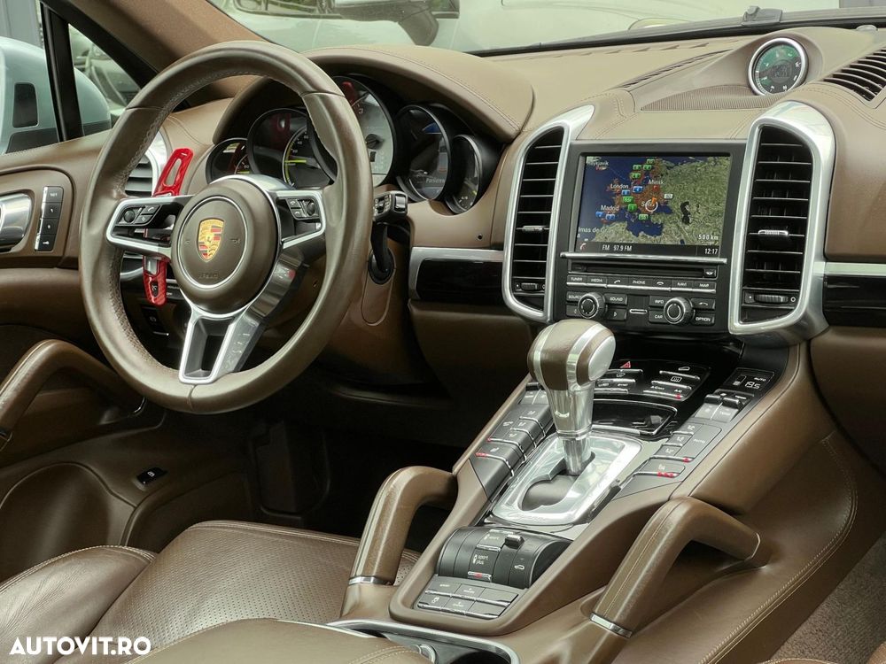Porsche Cayenne - 8
