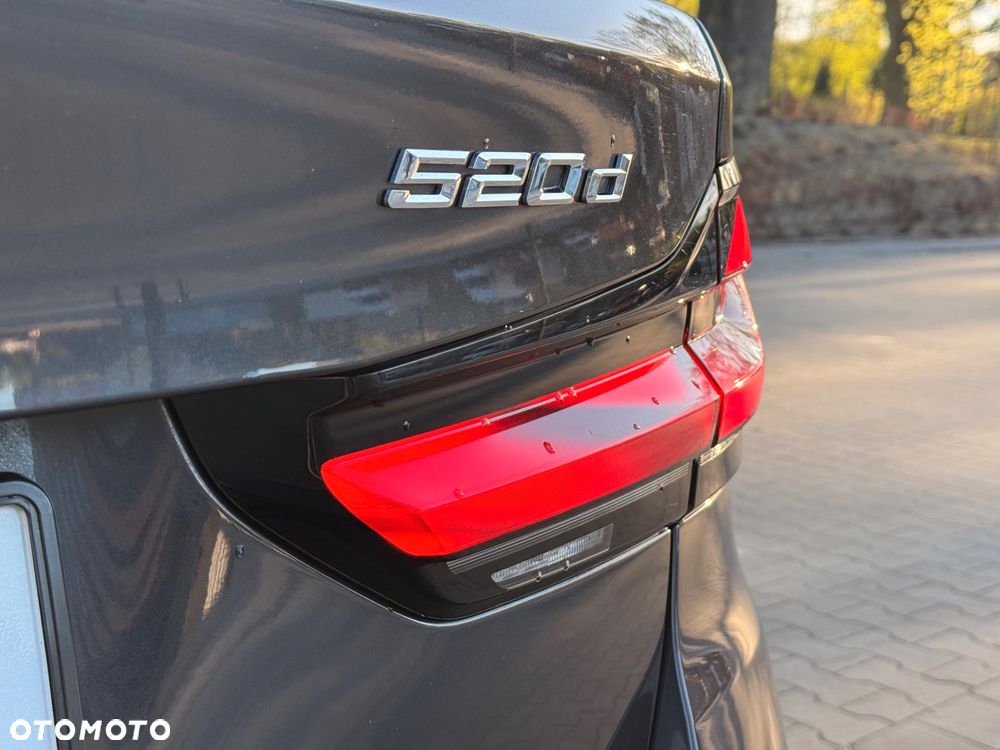 BMW Seria 5 520d M Sport Edition - 14