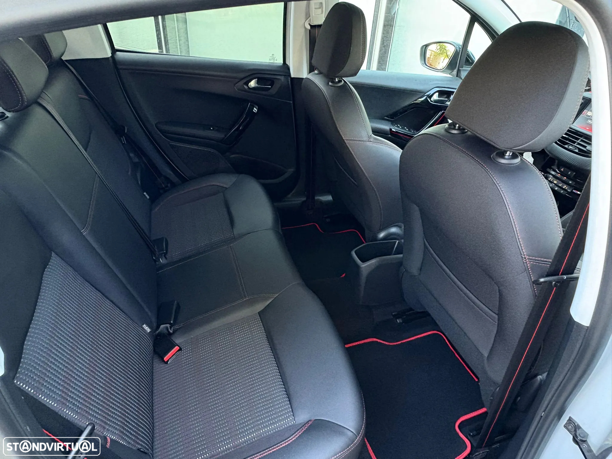 Peugeot 208 1.2 PureTech GT Line - 15