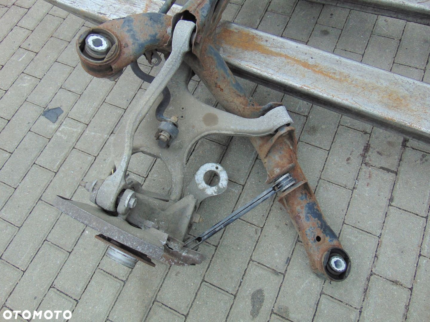 BELKA OŚ ZAWIESZENIE TYŁ AUDI A4 B8 KOMBI EUROPA - 11