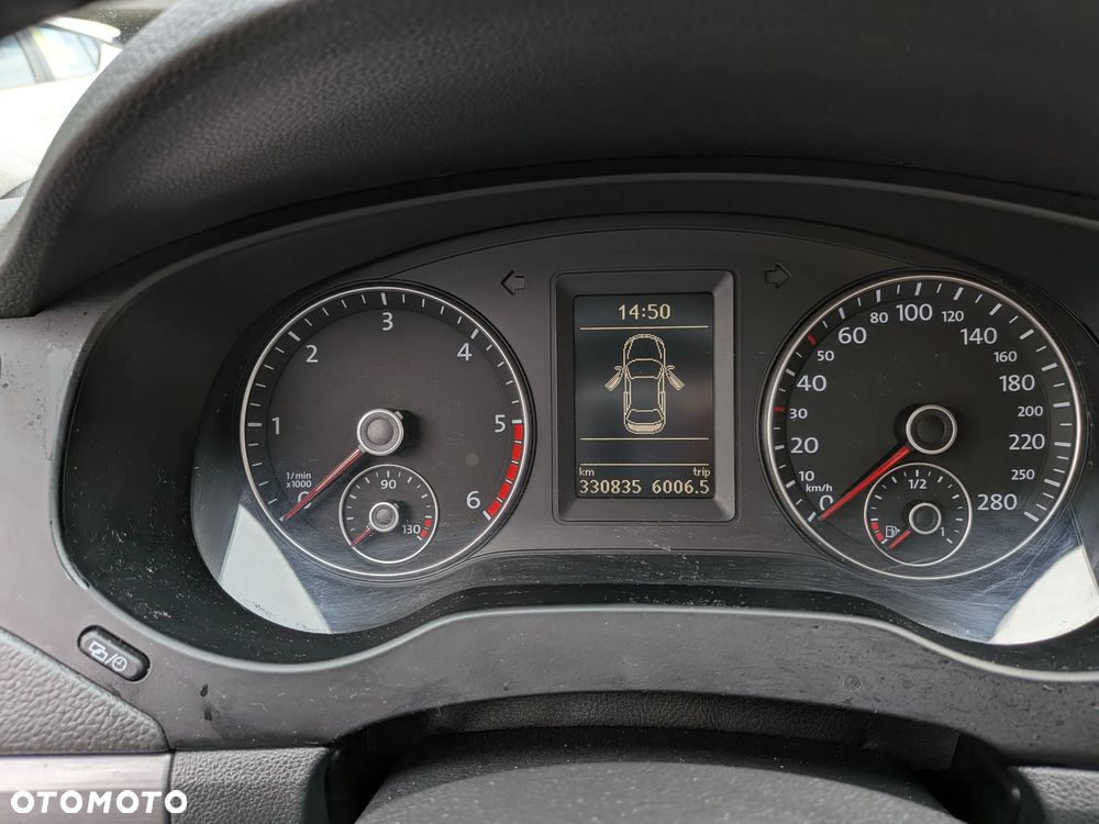 Volkswagen Jetta 2.0 TDI Highline - 5