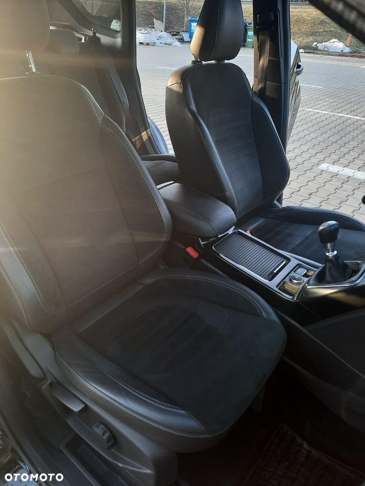 Ford Kuga 2.0 TDCi FWD ST-Line - 35
