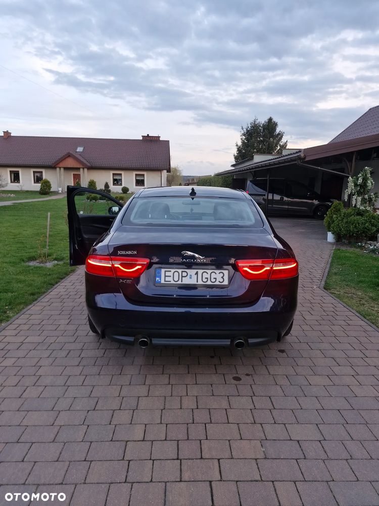 Jaguar XE 2.0 T Prestige - 6