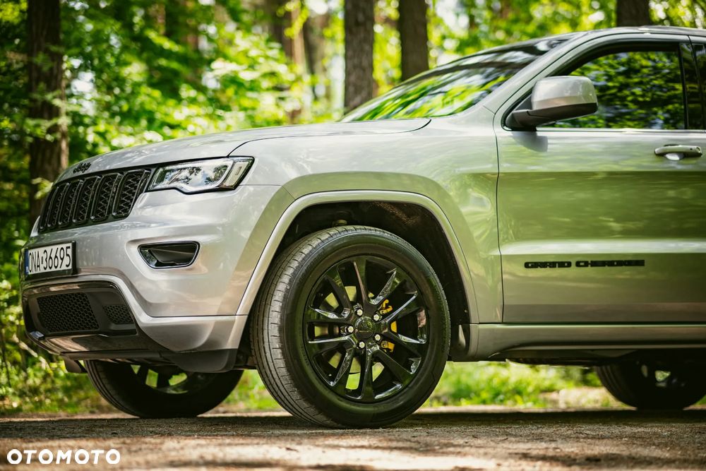 Jeep Grand Cherokee - 13