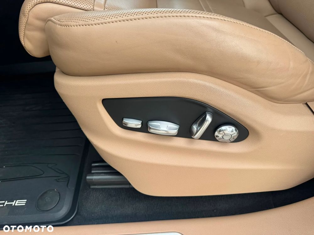 Porsche Cayenne E-Hybrid - 19