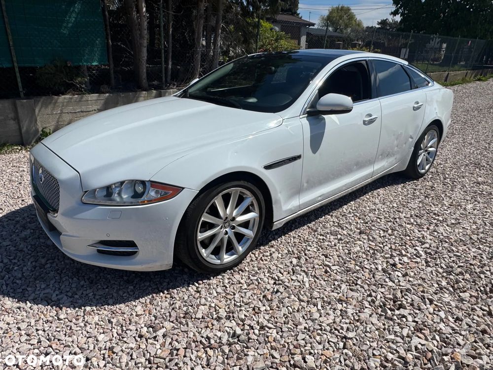 Jaguar XJ - 9