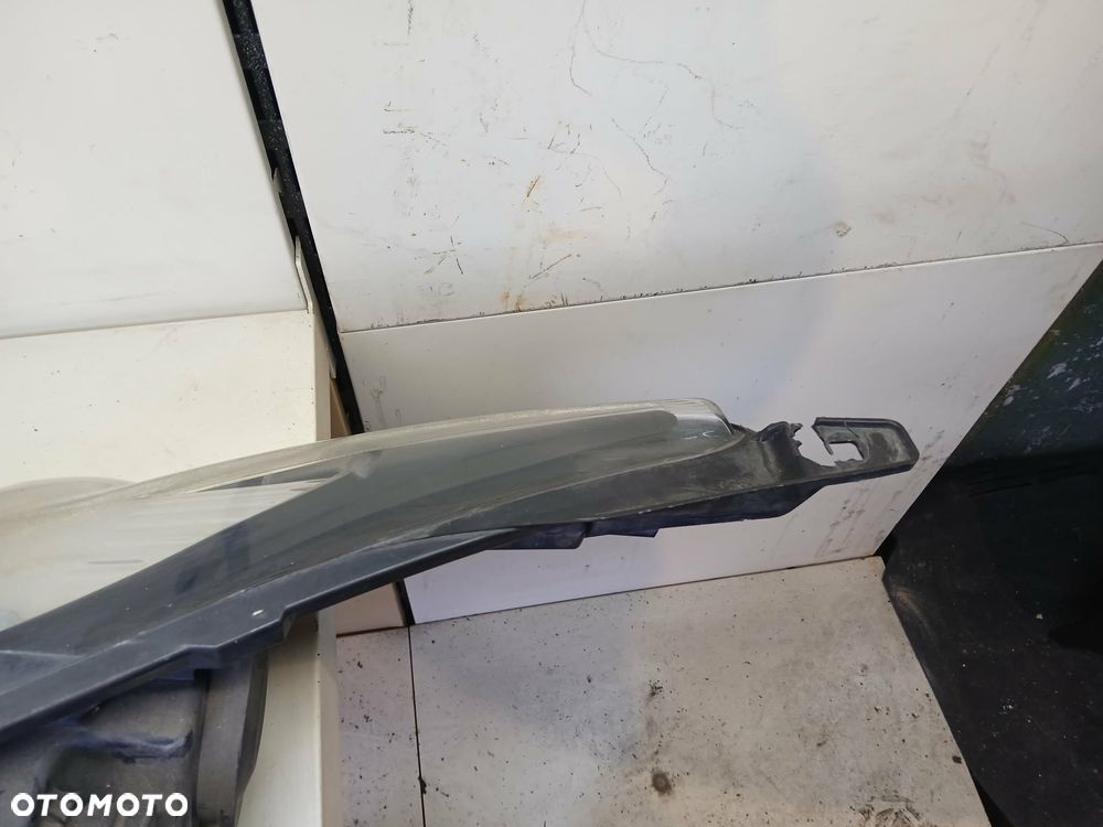 Ford Fiesta Mk7 Lampa przednia prawa-brak zaczepów - 7