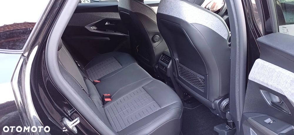 Peugeot 3008 1.2 PureTech mHEV Allure e-DCS6 - 11