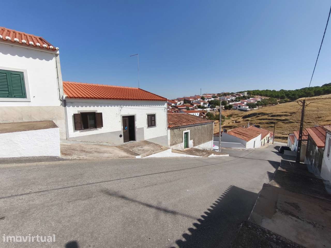 Moradia terrea de 6 assoalhadas em Santo Aleixo da Restauração - Grande imagem: 3/30