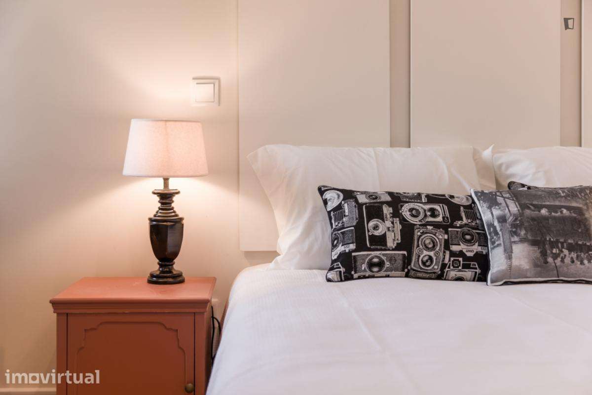 Apartamento com 1 quartos - localizado em Miragaia Porto - Grande imagem: 3/26