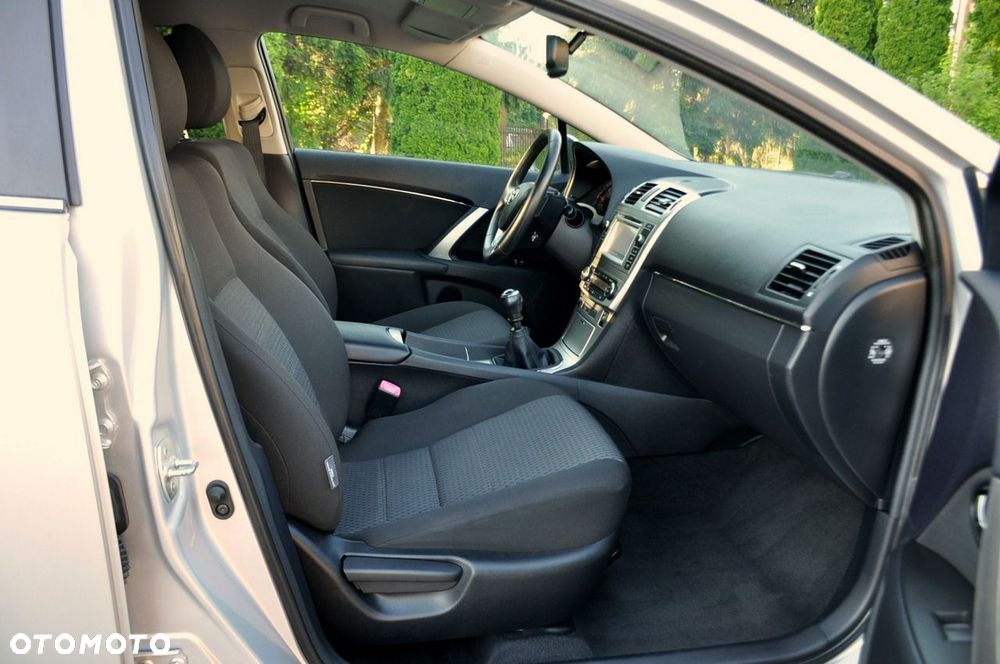 Toyota Avensis - 17