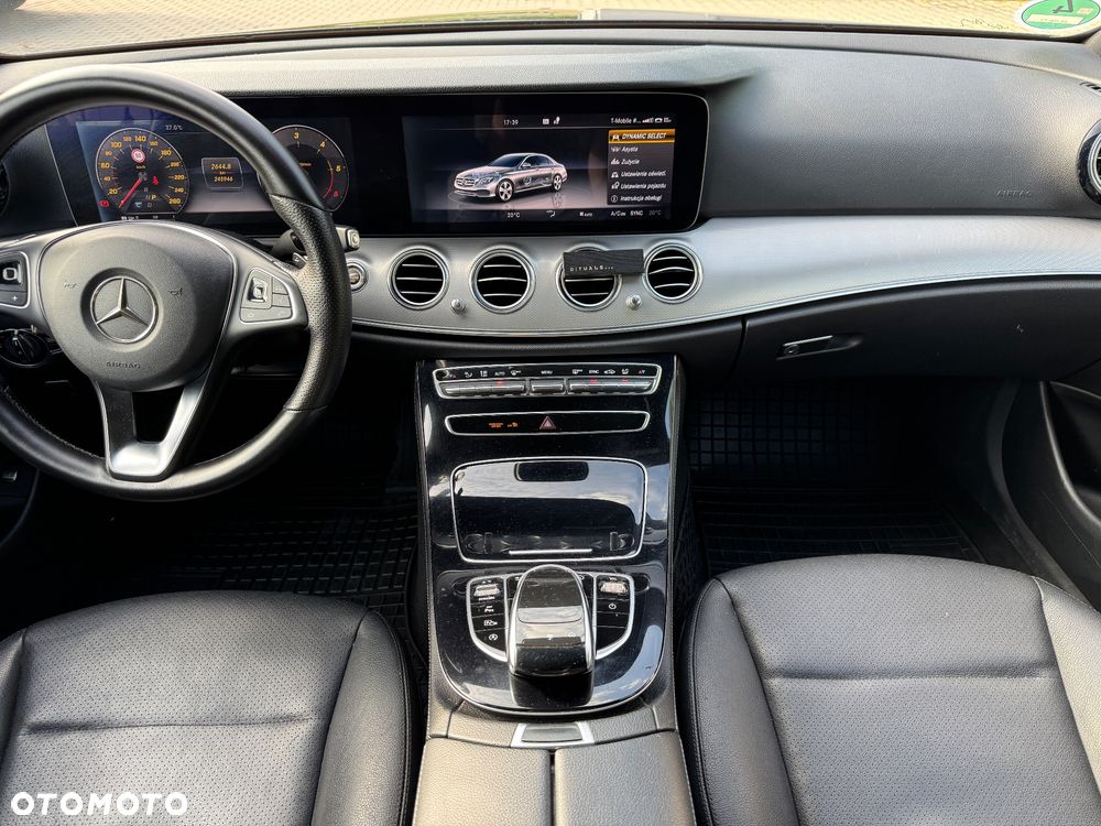 Mercedes-Benz Klasa E 200 d 9G-TRONIC - 23