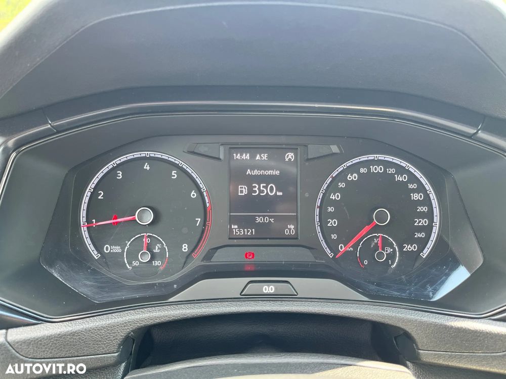Volkswagen T-Roc - 15