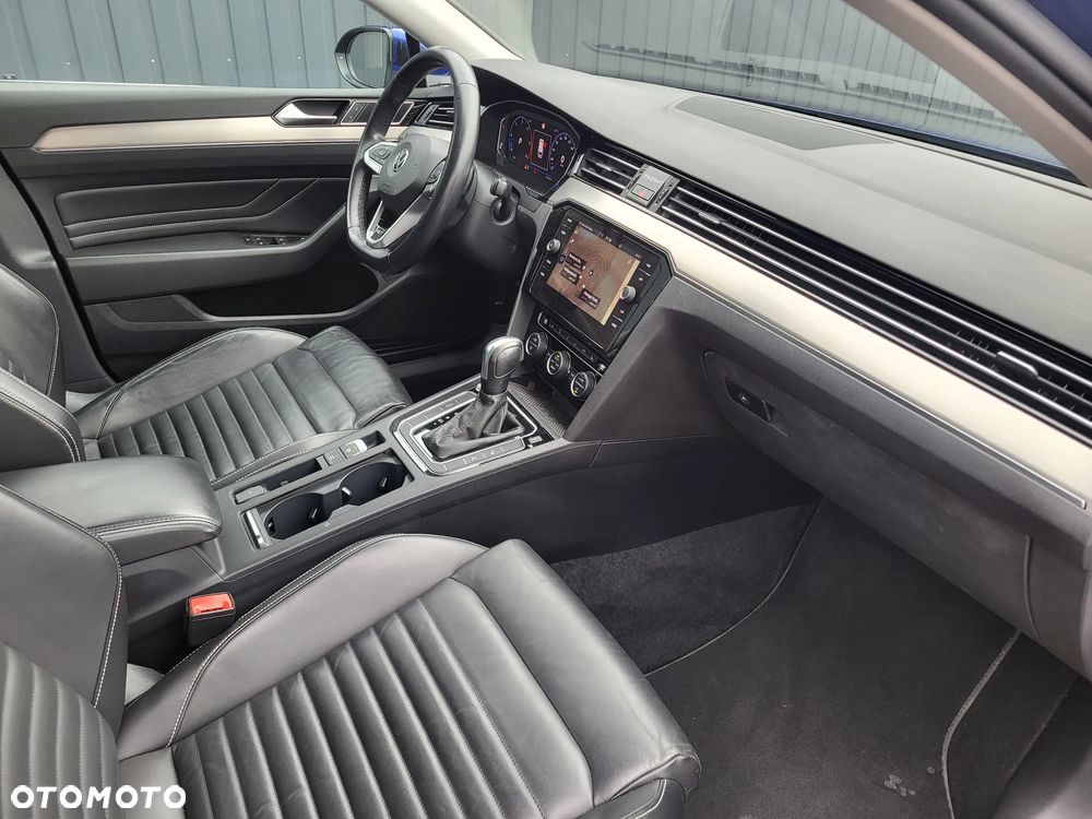 Volkswagen Passat - 17